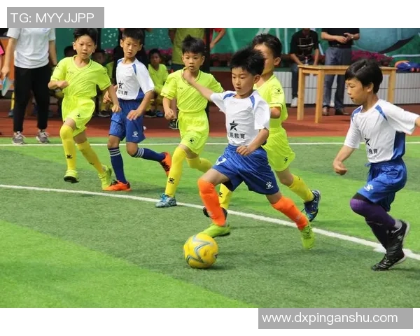 德米足球：探索足球世界的魅力与激情，助力青少年成长与发展